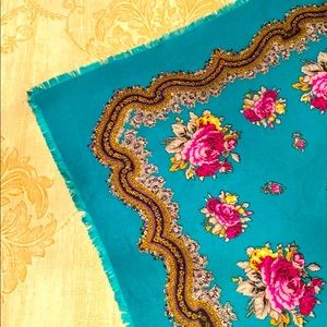 Stunning Turquoise Floral Wool Scarf
